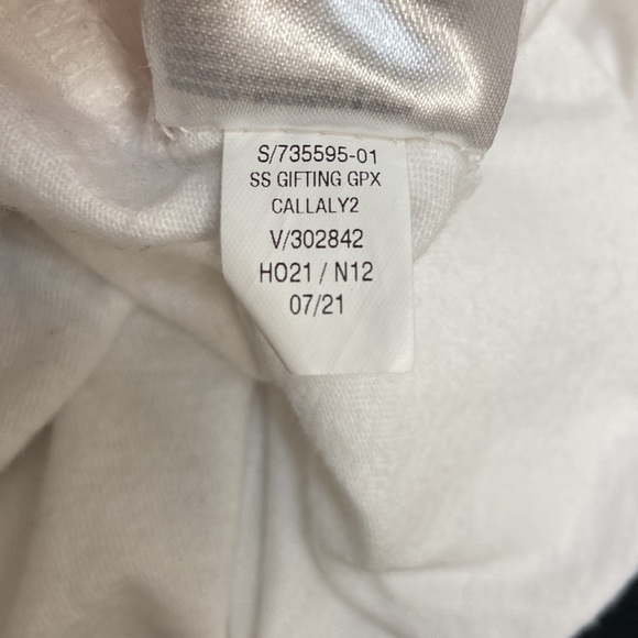 Women’s Old Navy plaid “Fa La …” pajama top and plaid long bottoms. Size M. - Picture 10 of 14